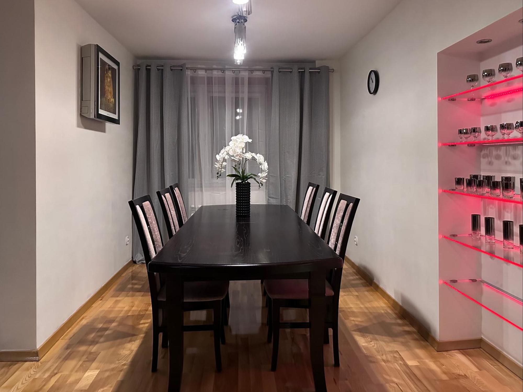 Large, Luxury Condo With Sauna Пжемысл Экстерьер фото